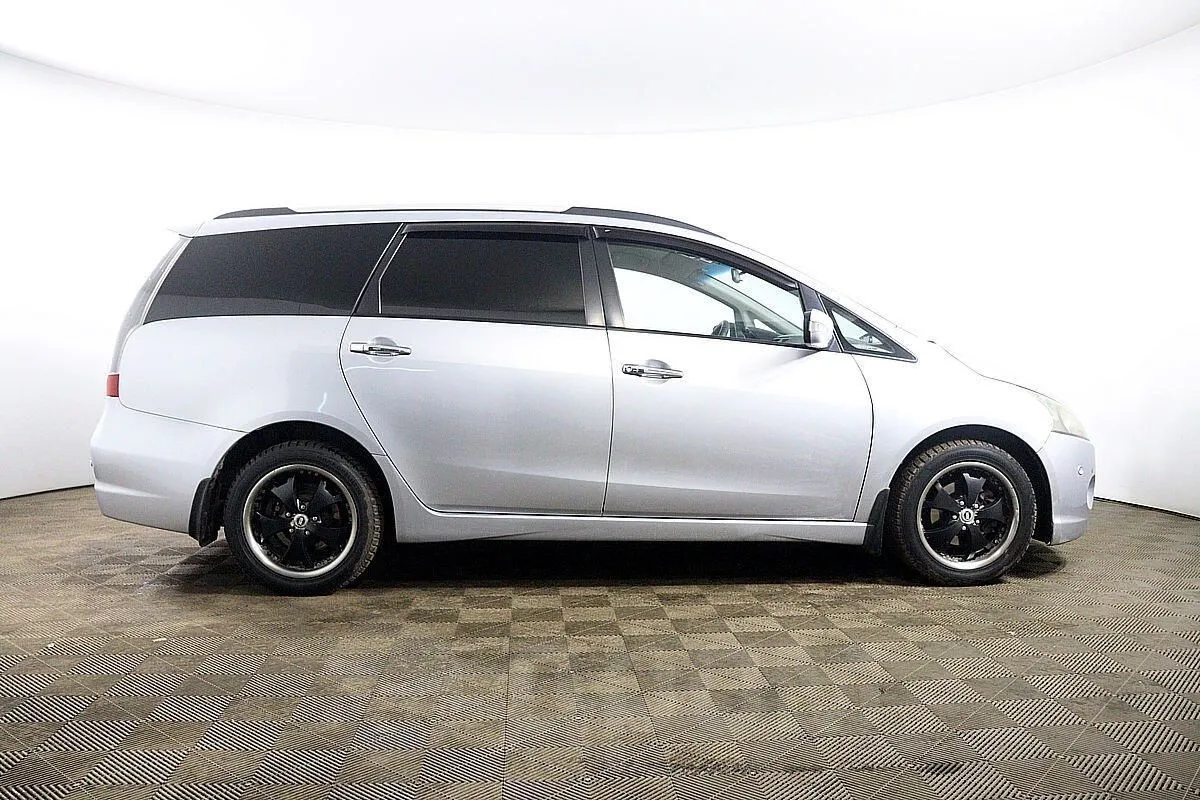 Mitsubishi Grandis Image 4